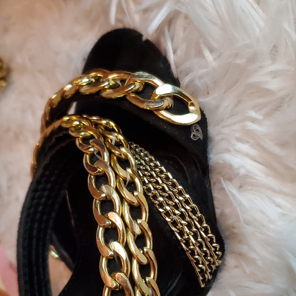 Black heels - Picture 7 of 10